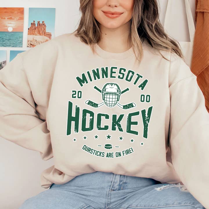 TheKingShirt - Wholesale Graphic Sweatshirt - Women's - Retro Minnesota Wild Hockey Crewneck Sweatshirt, Vintage Sty1