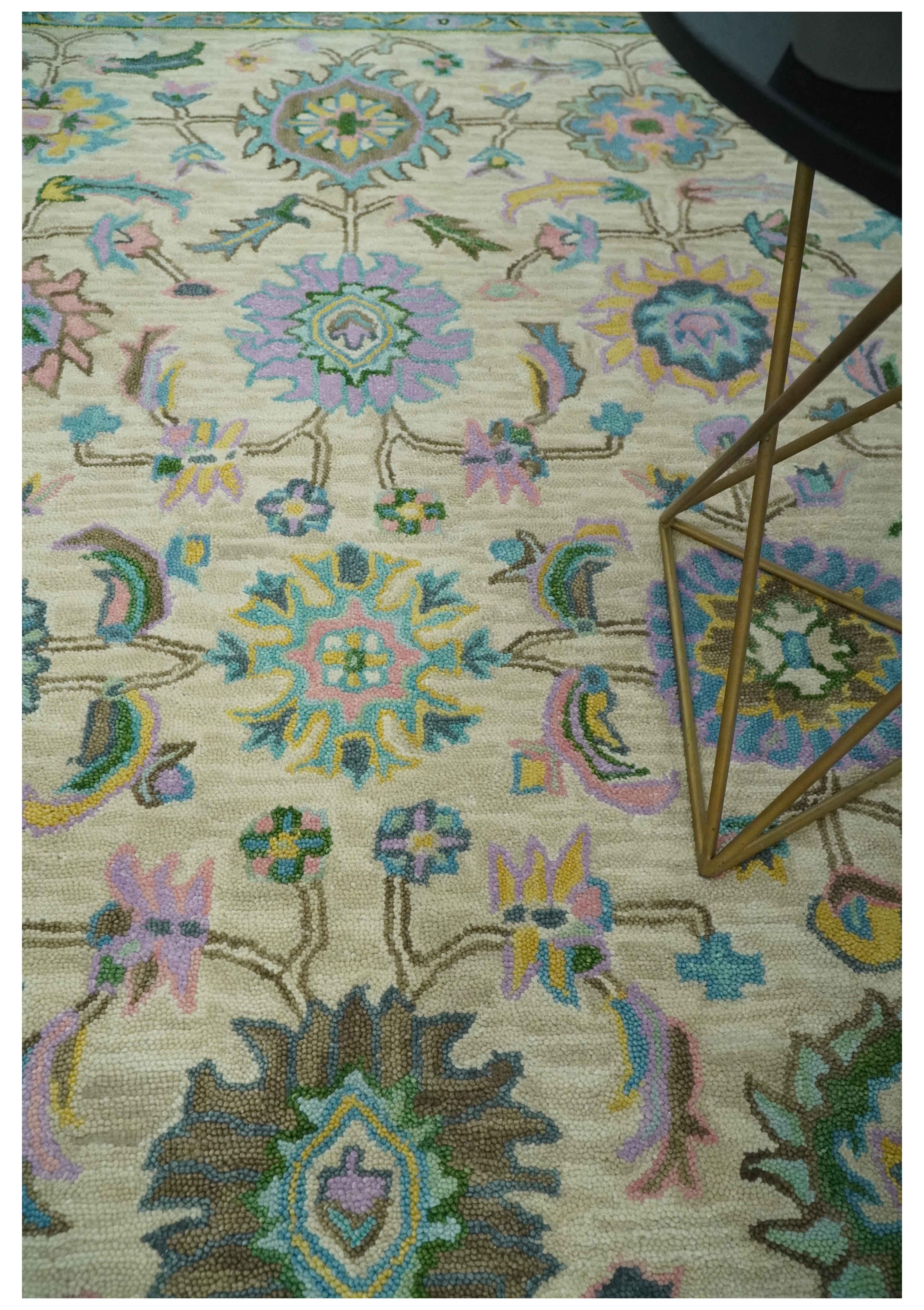 The Rug Decor, Inc. – Großhandel Teppichvorleger – Maßgefertigter beige, blau und lila traditioneller handgetufteter Wollteppich mit Blumenmuster1
