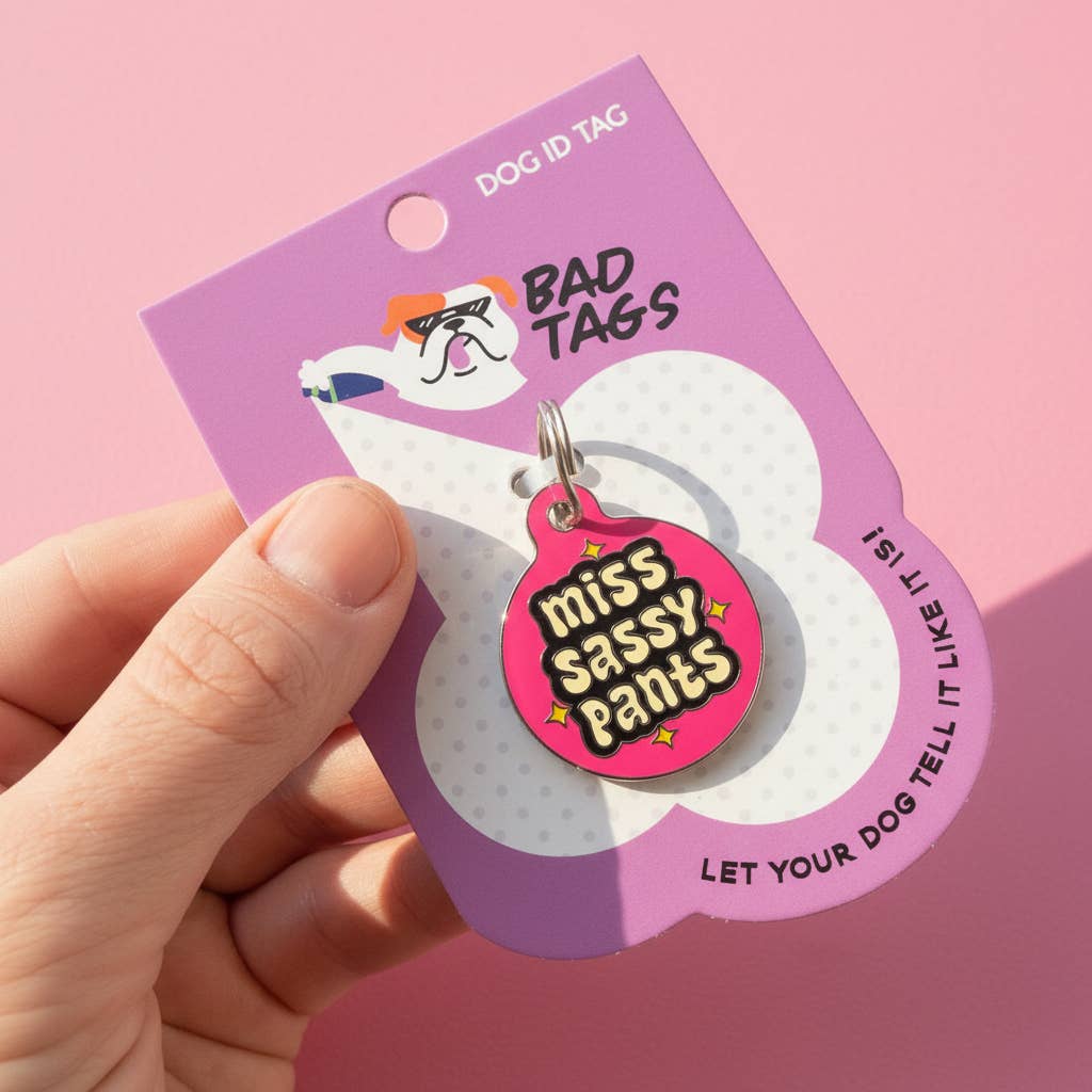 Bad Tags - Venta al por mayor Chapa de identificación - Perros - Placa de Perro de Esmalte con ID de Mascota Escaneable - Señorita Sassy Pants5