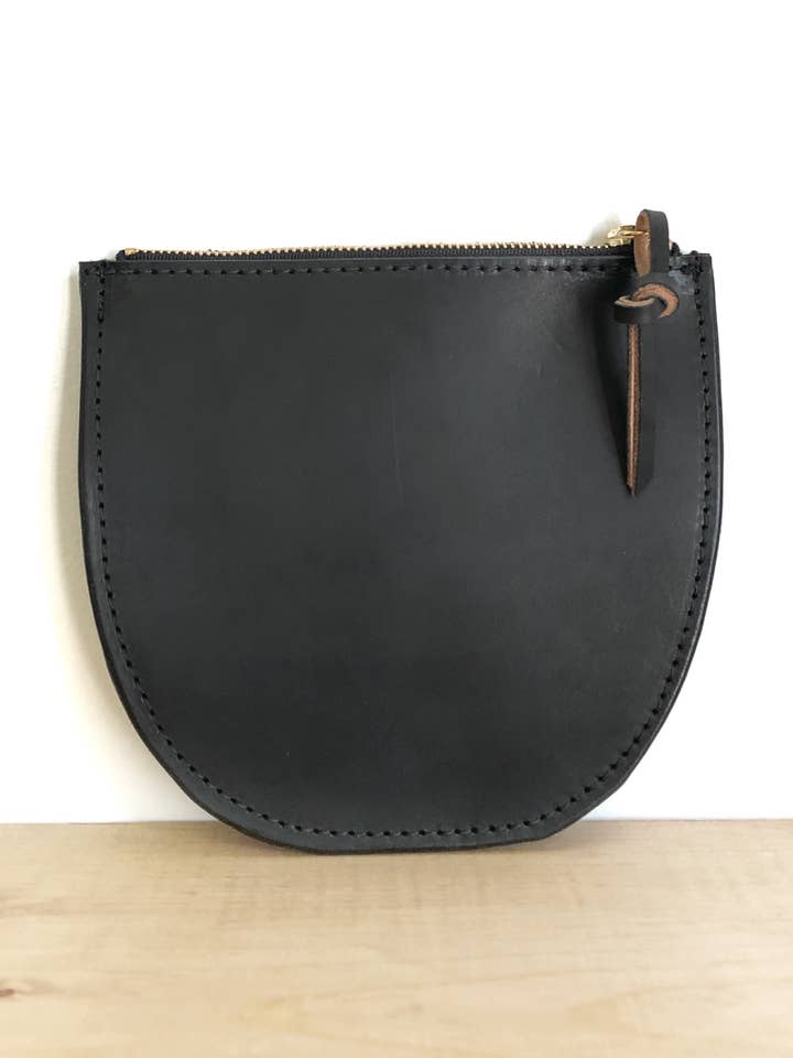 Custodia con zip Gunnr per la vendita all'ingrosso da parte di STUDIO ATREYU