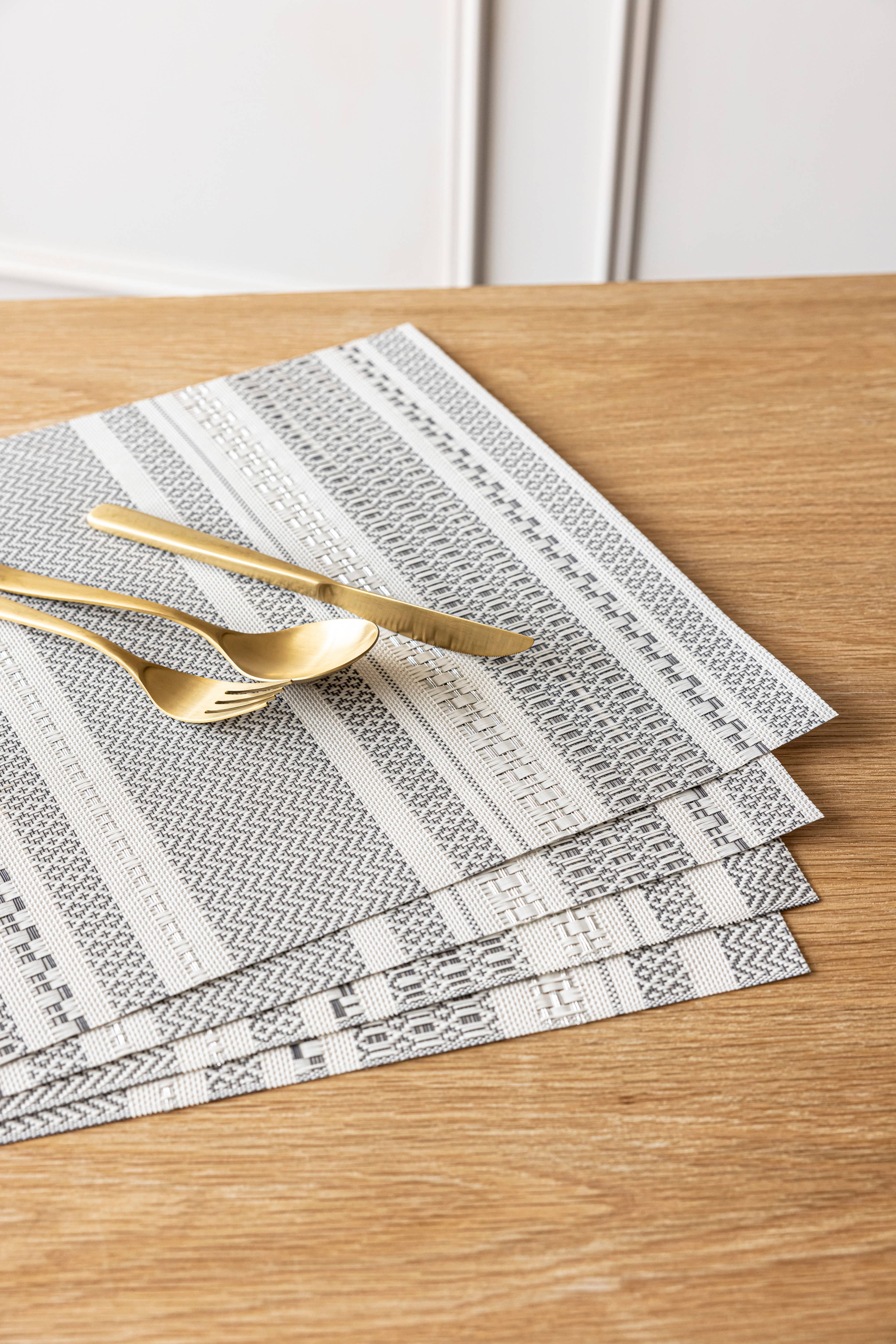 over&back - Wholesale Placemat - Reversible Woven Placemats – Set of 421