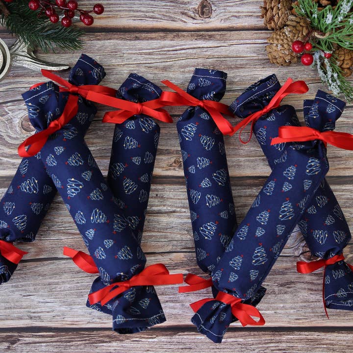 Mummy's Marvellous Makes Ltd - Wholesale Christmas Decoration - Christmas Cracker, Reusable Fabric Crackers, Eco Friendly Crackers, Zero Waste, Stocking Filler, Christmas Table, Christmas Decoration3