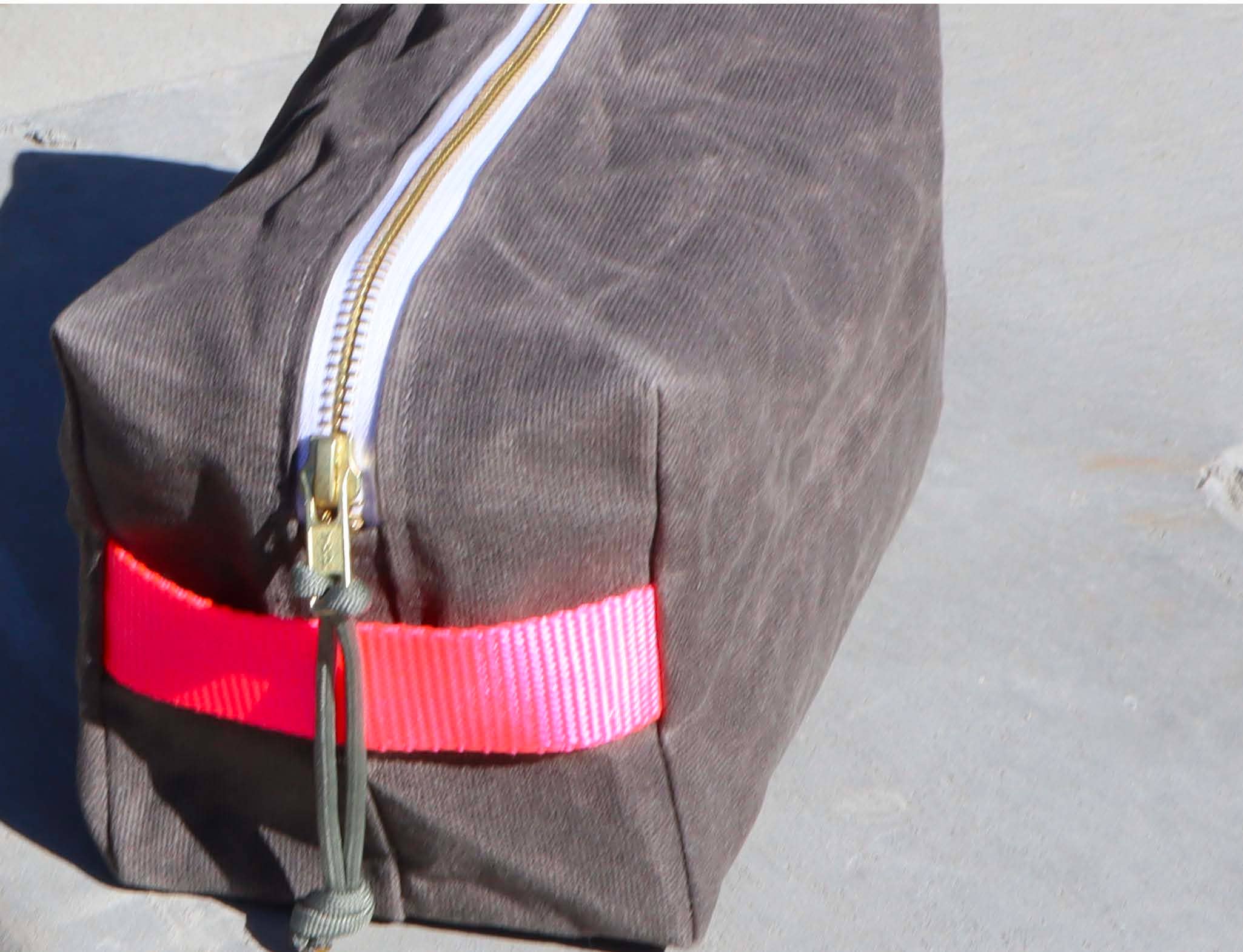 Newton Supply Co - Wholesale Toiletry Bag - Unisex - waxed canvas dopp kit4