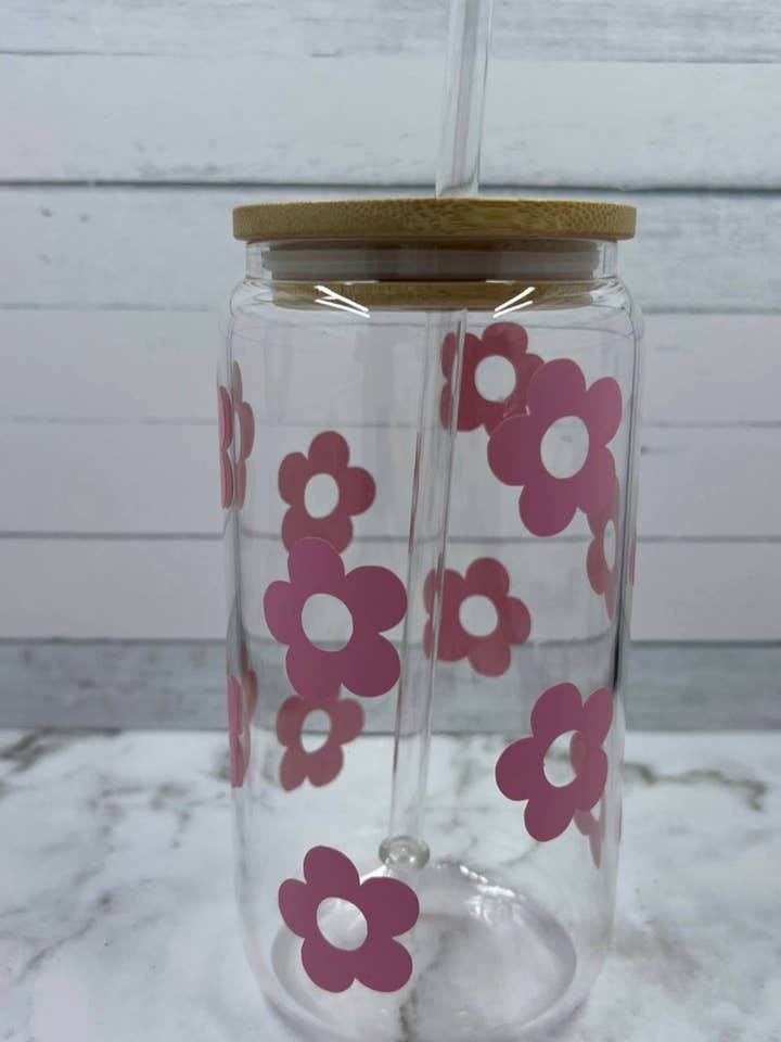 Bicchiere in vetro Retro Flowers con coperchio per la vendita all'ingrosso da parte di Honey Rose Collective