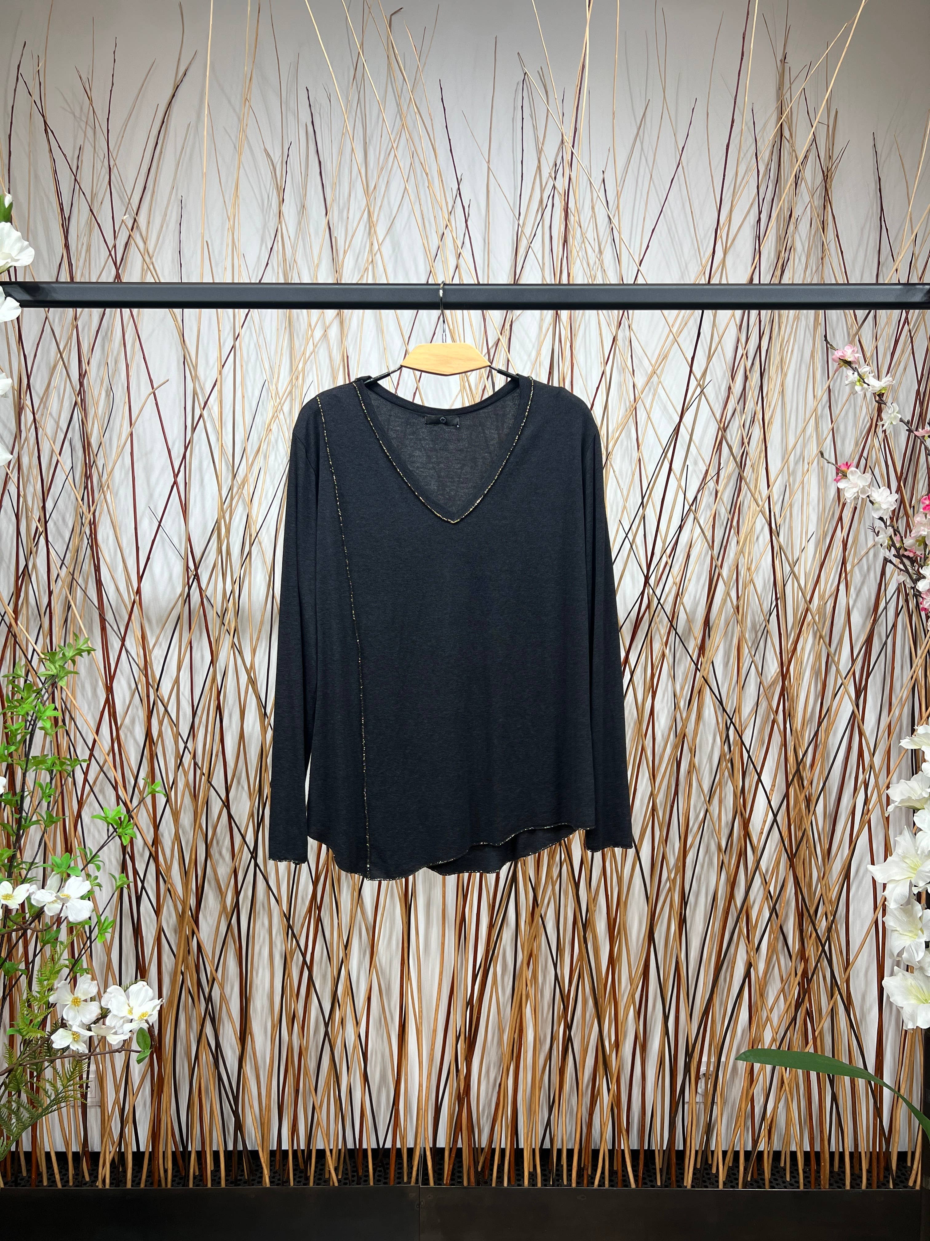 L'Emotion - Wholesale T-Shirt - Women's - Asymmetric Gold Thread Long Sleeve V-Neck T-Shirt 10