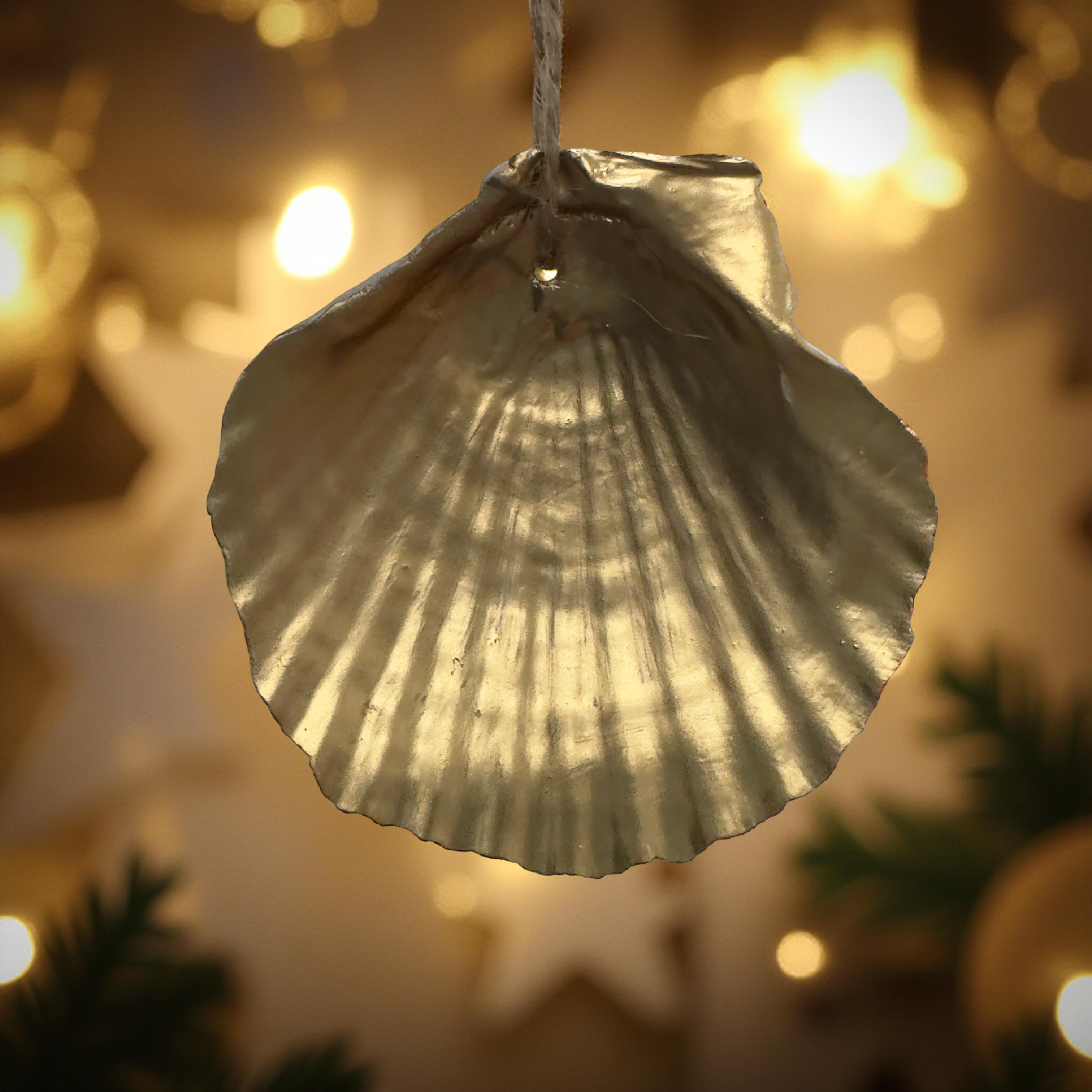 Shell Yeah By Jaks LLC - Wholesale Ornament - Cozy Cabin Scallop Shell Ornament – Gold Rim3