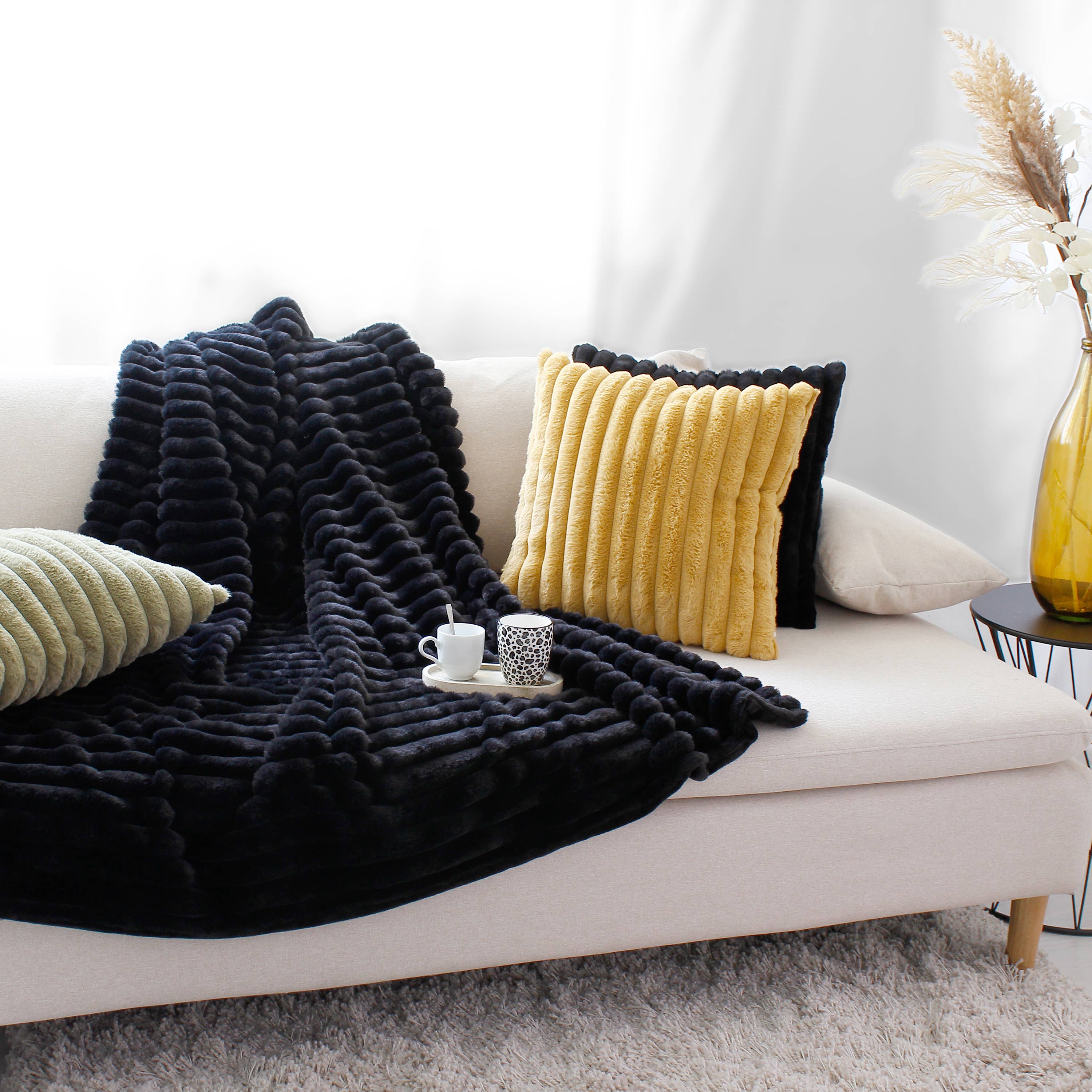 DECOSTARS - CmaDECO – Großhandel Überwurfdecke – Kunstfell-Plaid mit Flanellfutter, 125 x 150 cm, Matisse4