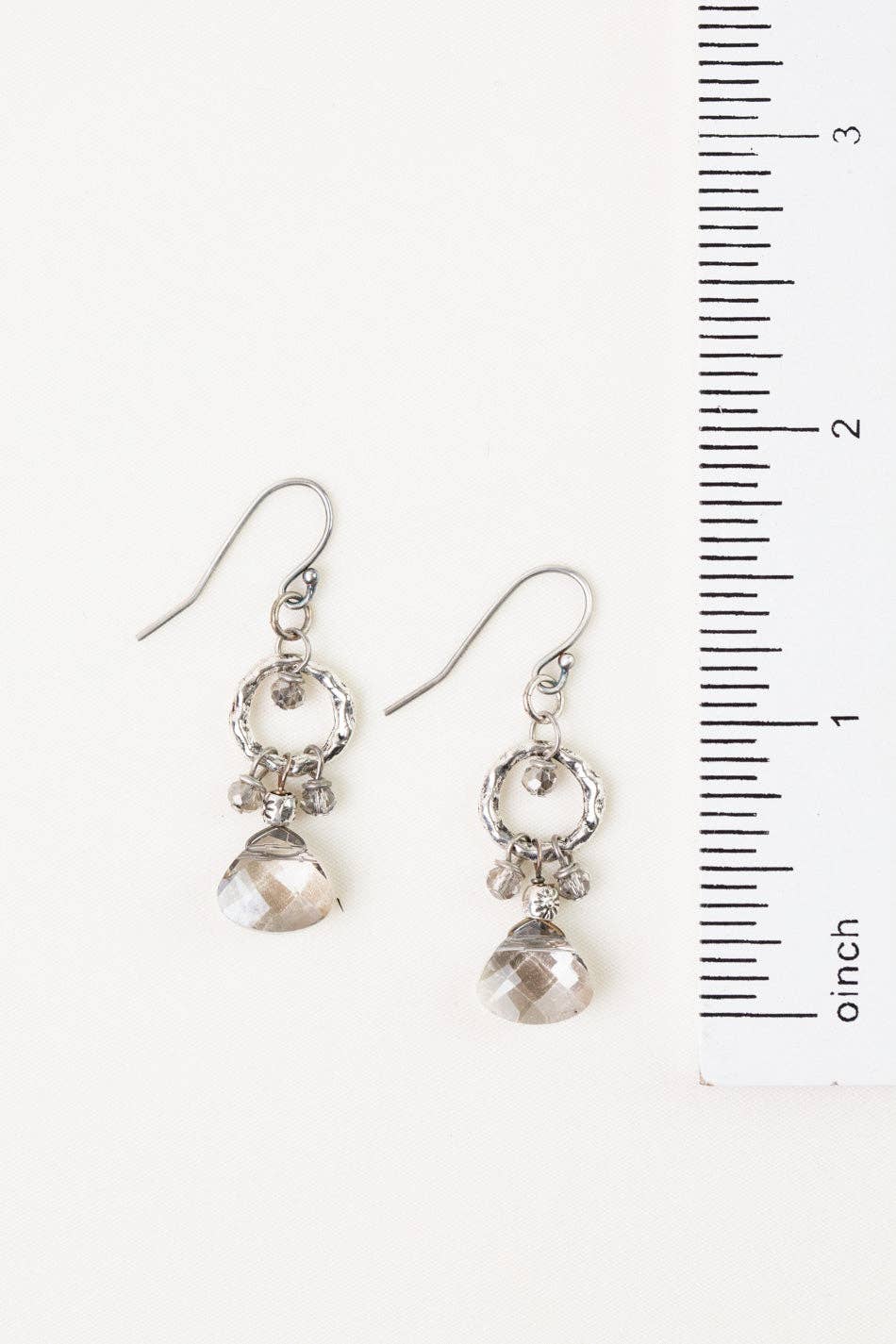 Anne Vaughan Designs Jewelry - Wholesale Hangende/ronde oorbellen - Windsor Castle gehamerde hoepel bengelen kristallen oorbellen2