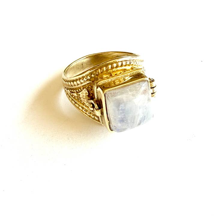 Boho Gal Jewelry - Wholesale Cocktail/Statement Ring - Sia Moonstone Locket Ring