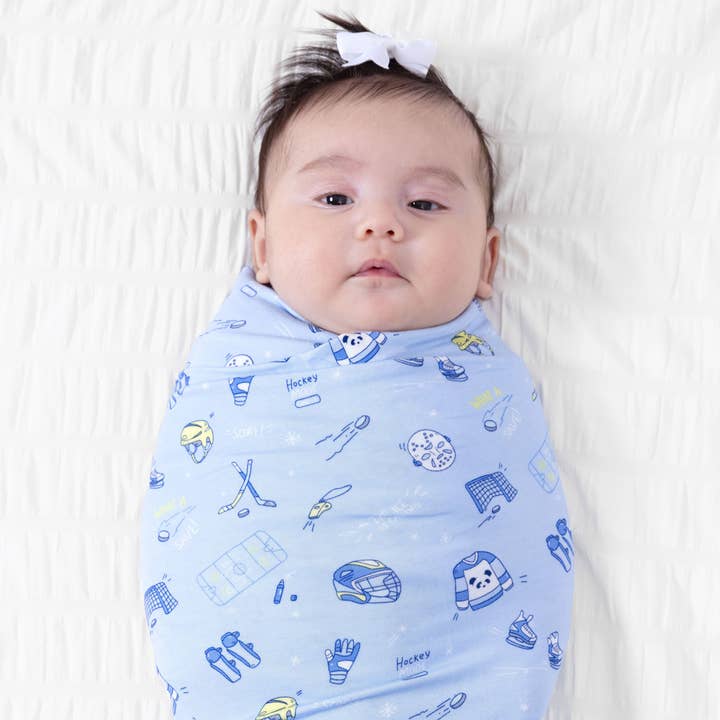 Hockey Bambus-Wickeltuch und Mützchen-Set für den Großhandel von Bellabu Bear