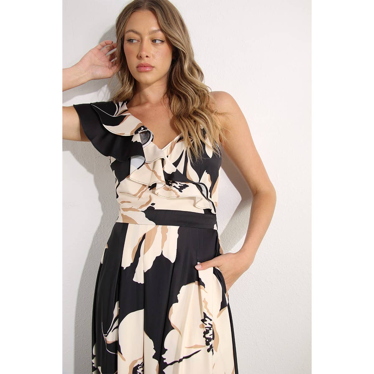 Mulla - Wholesale Dress - Women's - ONE SHOULDER RUFFLE PLEATED MAXI DRESS21