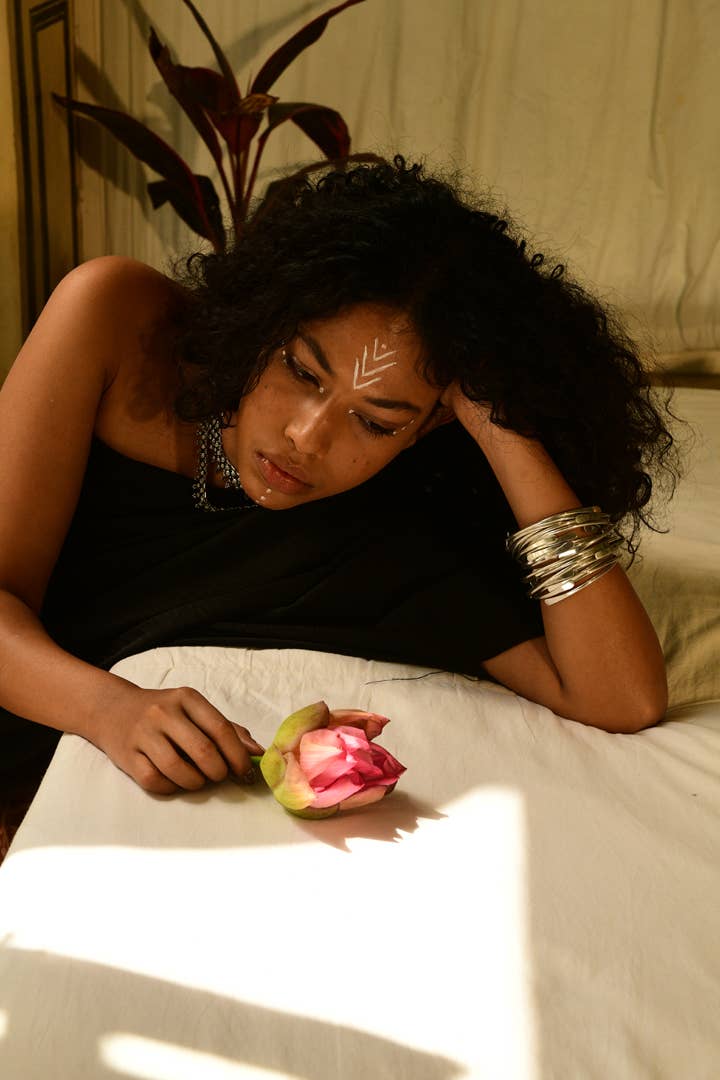 Boho Gal Jewelry – wholesale Bangle bracelet – Silver Coil Bangle1