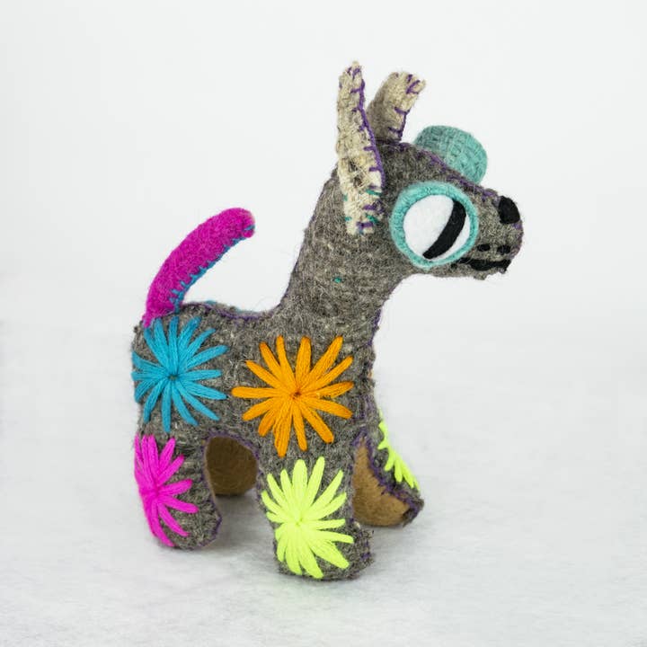 Lumily – wholesale Decorative tabletop object – Coco the Chihuahua: Repurposed Wool Boho Decor - Mexico3