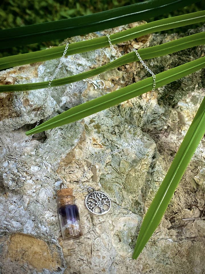 Collier de protection pour la vente par Megans Mystics