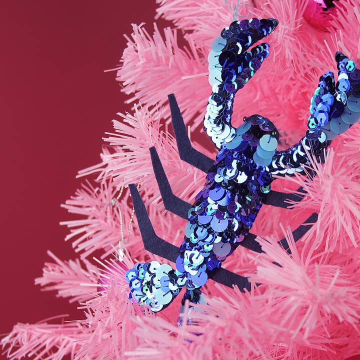 Lola Hummer Sequin Hængende Ornament for engroshandel hos Kate Gwilliam