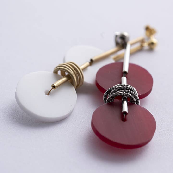 Carter Metal Round and other Purchase Wholesale metallbaukasten ddr. Free Returns & Net 60 Terms on Faire trending on Faire.