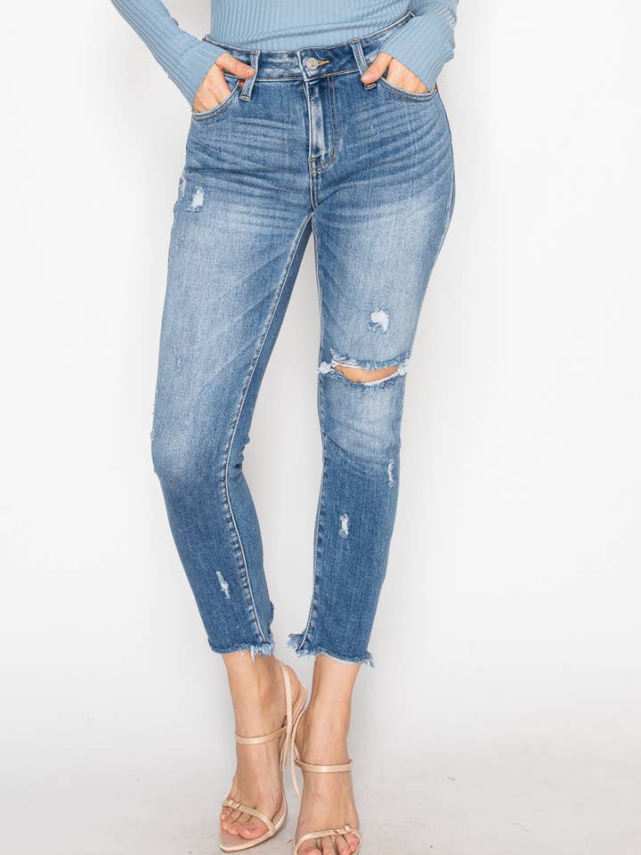ARTEMIS VINTAGE - Wholesale Jeans - Women's - MID RISE STRETCH SKINNY STRAIGHT WITH FRAYED HEM JEANS