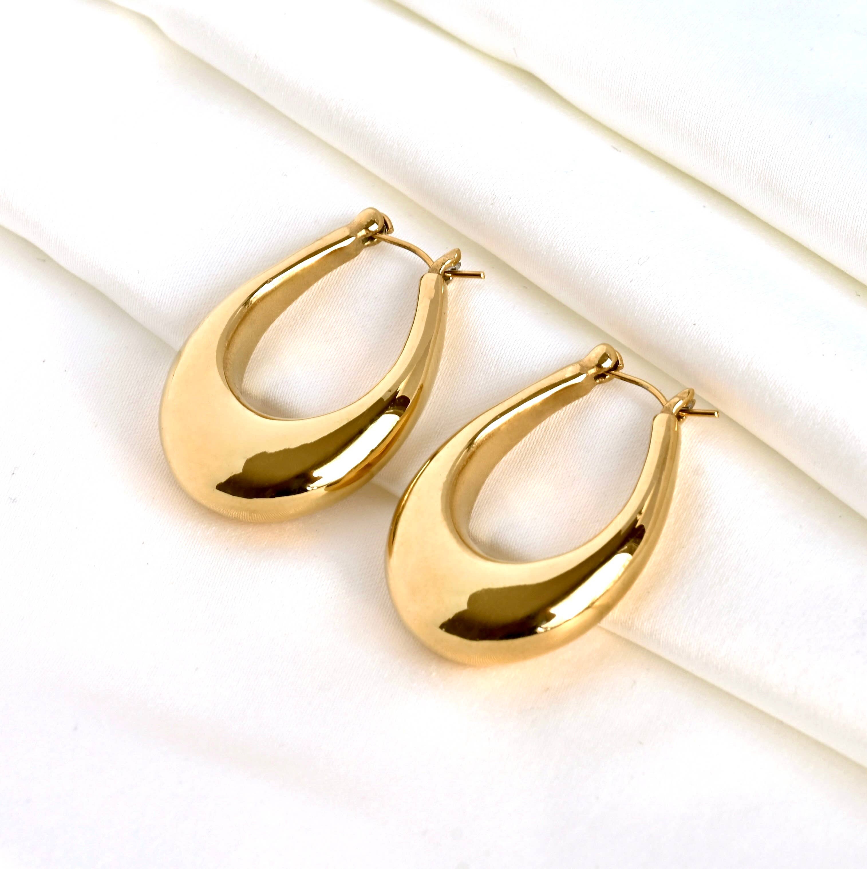 Blueyejewelry - Wholesale Hoop Earrings - Chunky Gold Hoops - Lightweight Oval Hoop Earrings4