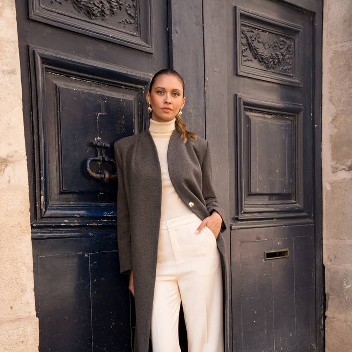 Taillierter langer Mantel aus Wollmischung mit Offizierskragen und andere Ergebnisse für winterjacken schweizer im Großhandel. Kostenlose Rücksendungen und 60-Tage-Zahlungsziel auf Faire im Trend auf Faire.