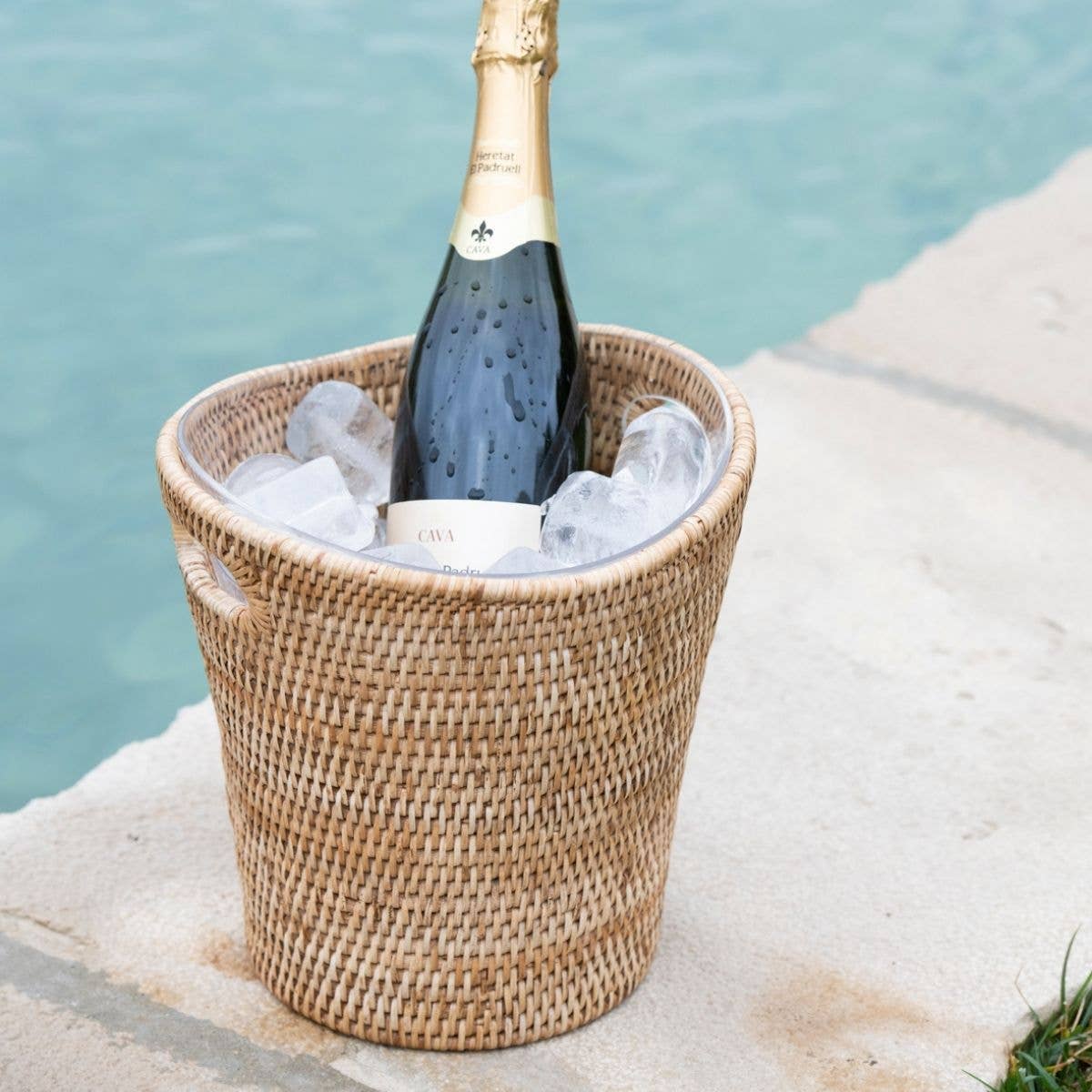 Andrea House – Engroshandel Kurv – Rattan- og glasfiberisspand til champagne1