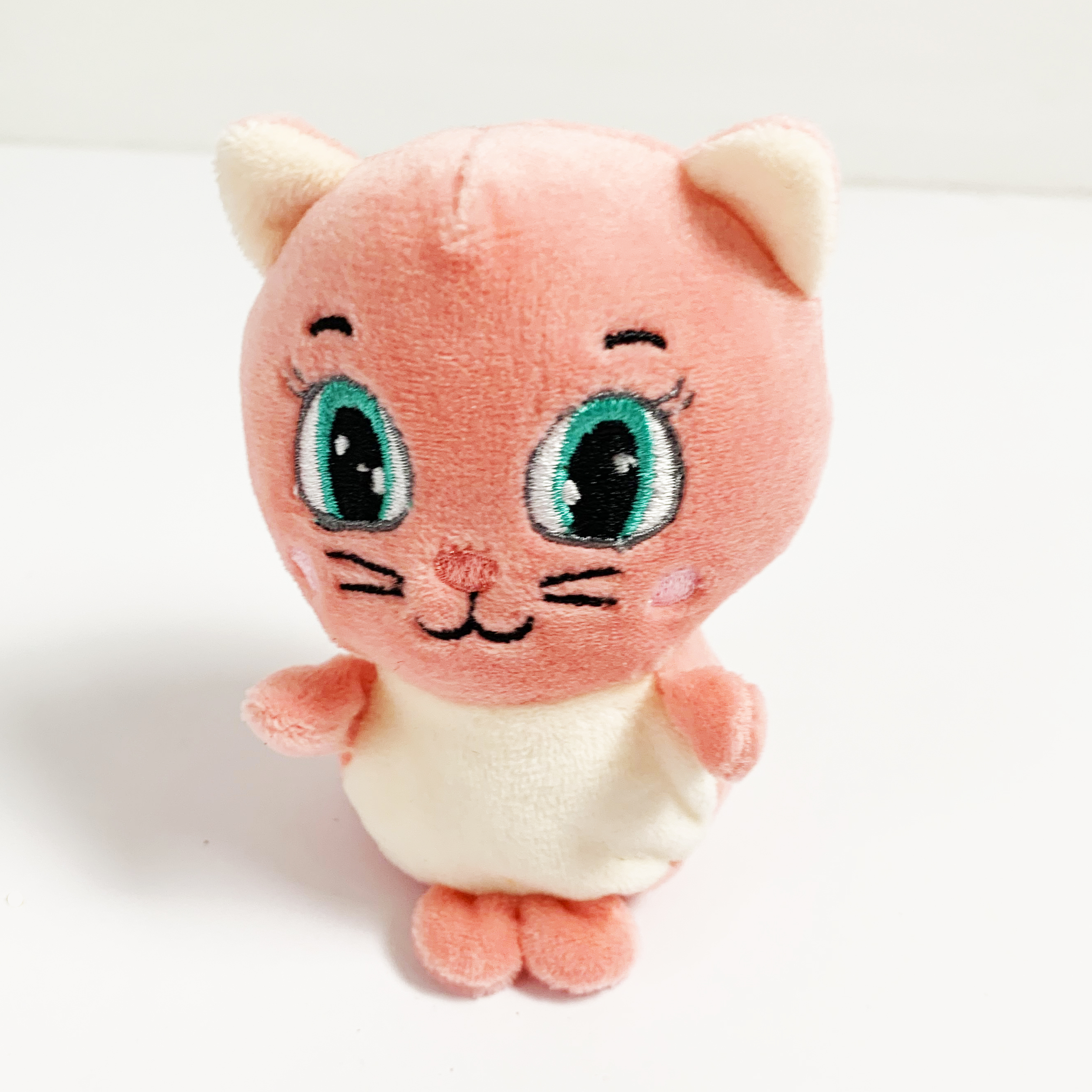 Collection is a passion - Vente Peluche – enfant et bébé - Chiots parfumés - 8 peluches avec maison en présentoir7