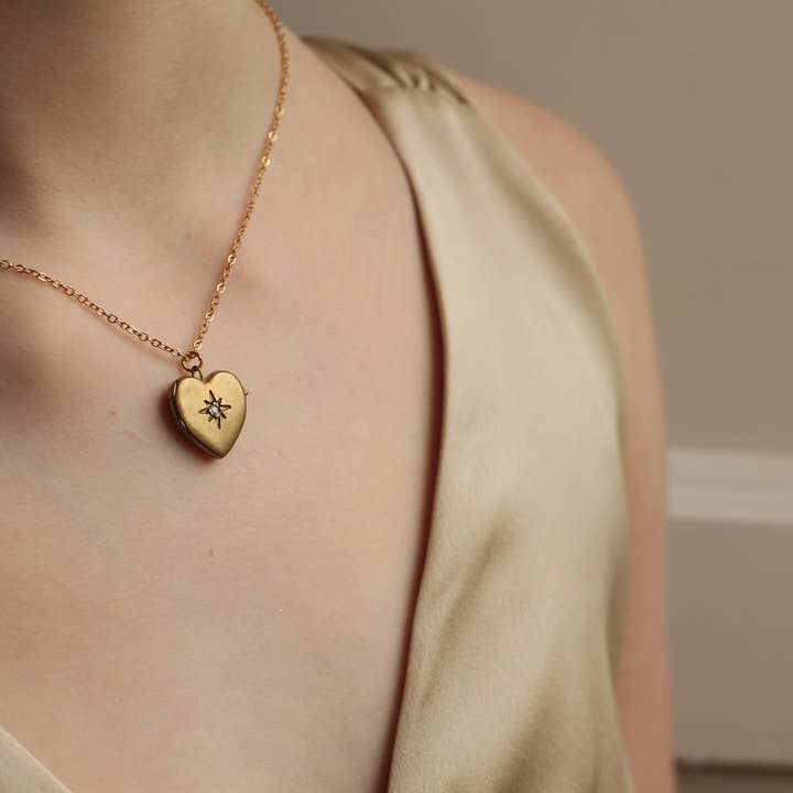 Silk Purse, Sow's Ear - Wholesale Locket Necklace - Vintage Heart Locket with Star