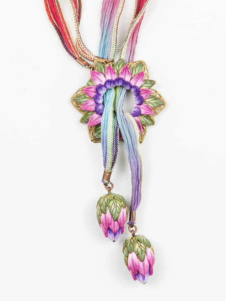 Blütenblatt-Schieber Lariat - Fuschia Florals für den Großhandel von Petal Pushers by Janet Pitcher