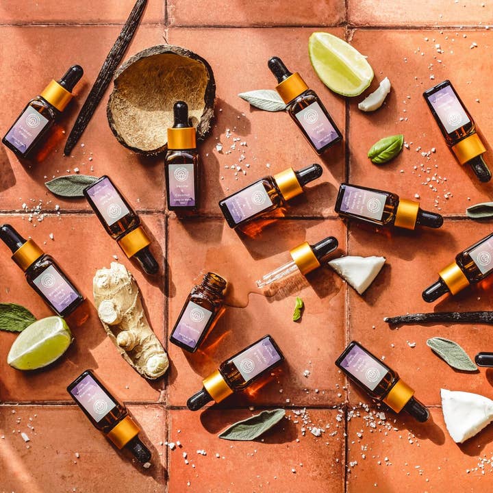 Mindful Living Co. - Wholesale Fragrance Oil - Cardamom, Vanilla, Amber & Frankincense Aroma Oil