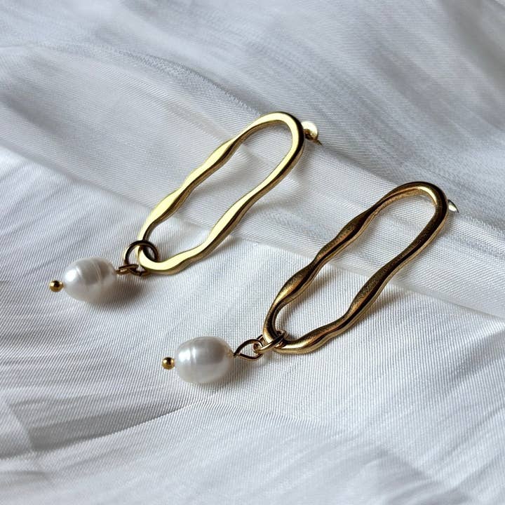 DUESTELLE ITALIA - Vendita all'ingrosso Orecchini pendenti - ATHENA DROPS- Orecchini Acciaio in oro e perla0