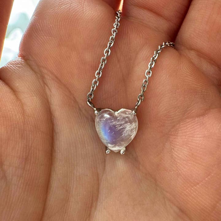 Kimiya Designs - Venta al por mayor Collares con colgantes/abalorios - Delicado collar de piedra lunar con forma de cabujón solitario en forma de cab7