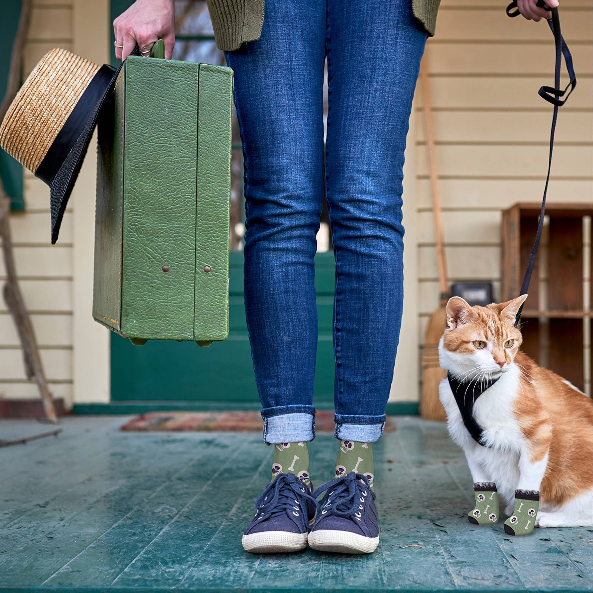 The American Gift Company (TAGCO) - Wholesale Pet Socks - Dog - PET & OWNER SOCKS WITH FREE DISPLAY (24-PAIRS)9