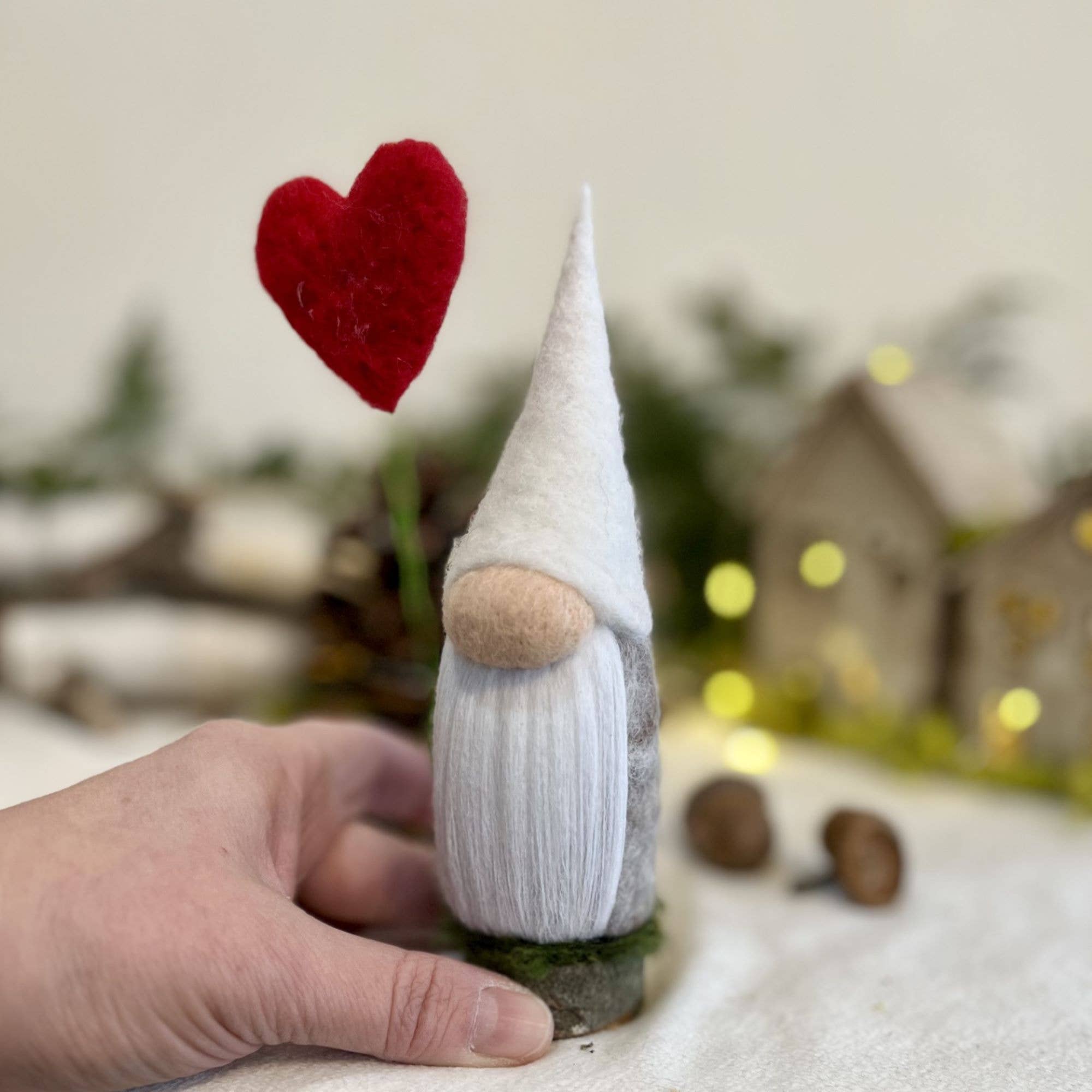 MJ and Me - Wholesale Decorative Tabletop Object - Carwyn, The Messenger Gnome1