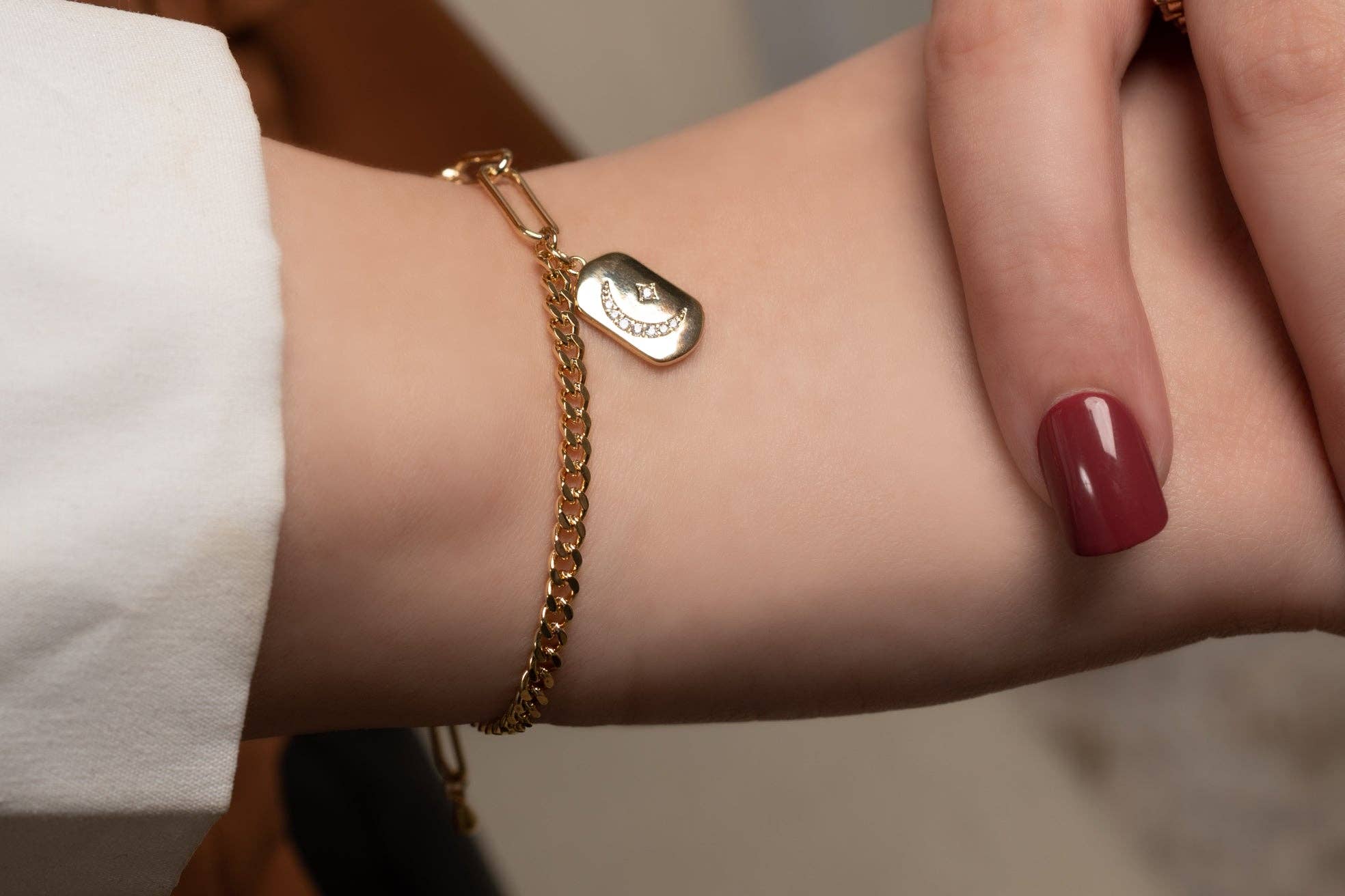 Harma – wholesale Charm/dangle bracelet – Divine Moon and Star Link Bracelet3