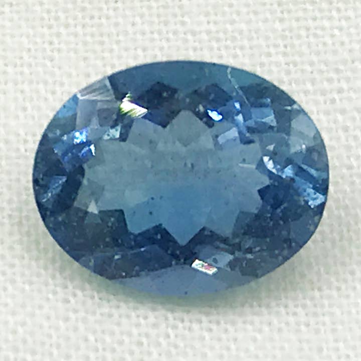 Pierre gemme d'aigue-marine à facettes ovales pour la vente par Weatherham Estate Treasures