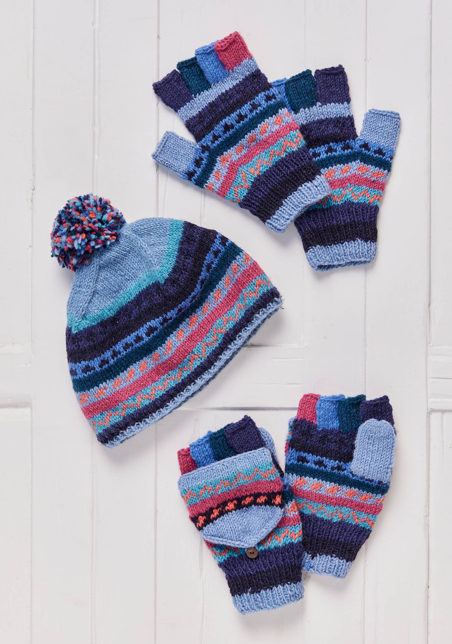 Namaste – wholesale Beanie – Women's – Lamjura Pompom Beanie Hat, handknit, fleece lined1