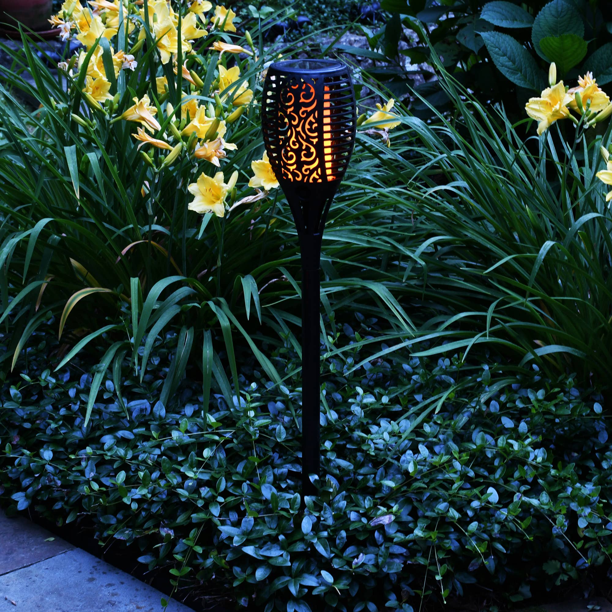 LumaBase - Wholesale Outdoor/Lawn Light - Solar Powered Flame Effect LED Torch3
