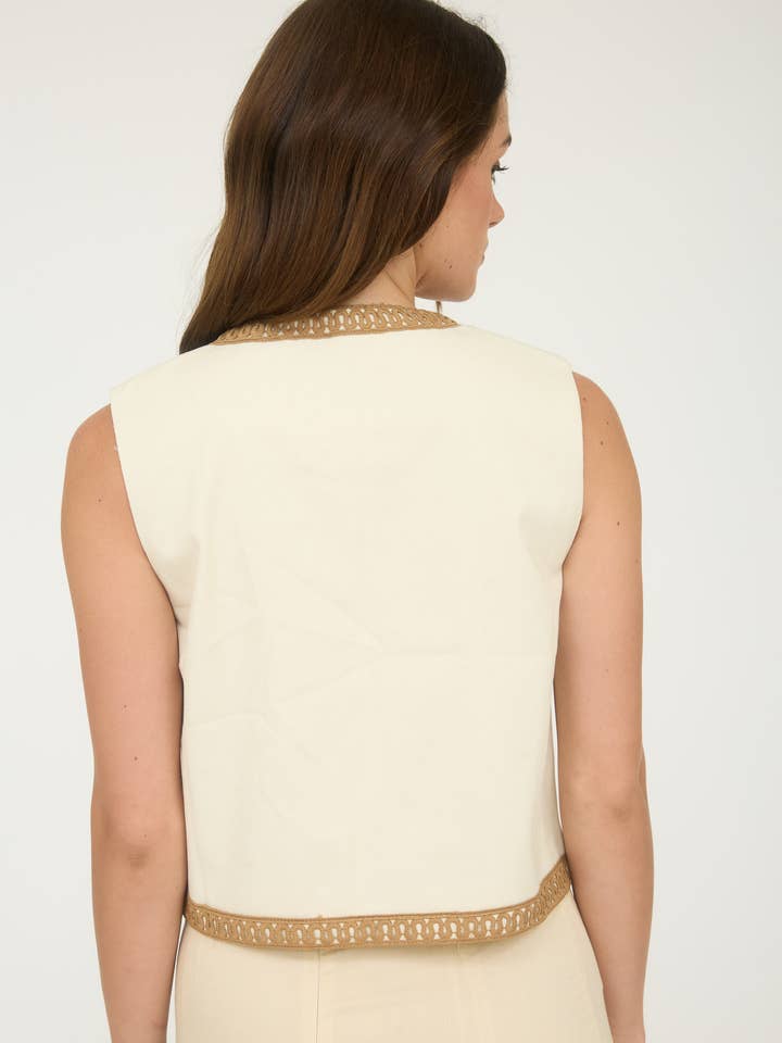 Blu Pepper - Wholesale Outerwear Vest - Women's - EMBROIDERY DETAIL FRONT TIE SLEEVELESS VEST 7