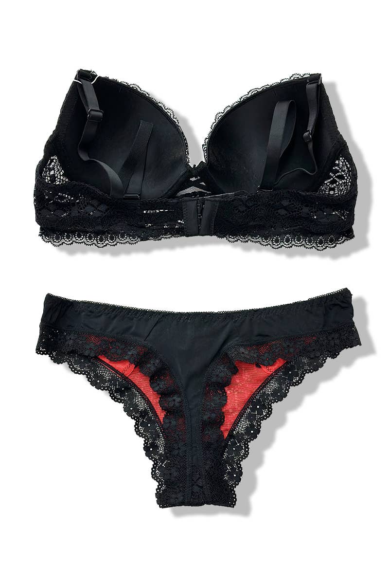 Belle Com'Elle - Vendita all'ingrosso Completino intimo - Donna - Set Reggiseno con Ferretto e Imbottitura + Perizoma in Pizzo C/AZ17026C11