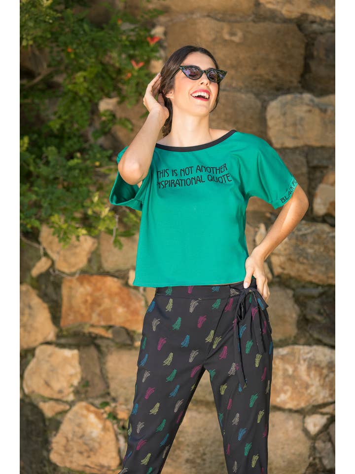 Black Flamingo - Vendita all'ingrosso Maglietta - Donna - T-shirt Fiona da donna in cotone a maniche corte con stampa e bottoni