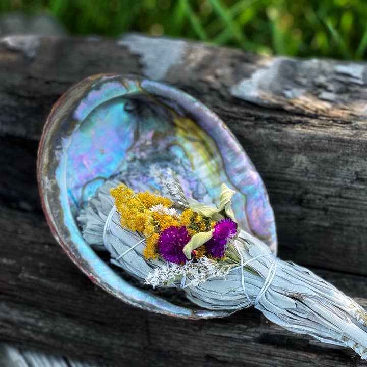Right Side Hand – wholesale Sage bundle – White Sage Smudge Stick with Dried Flowers