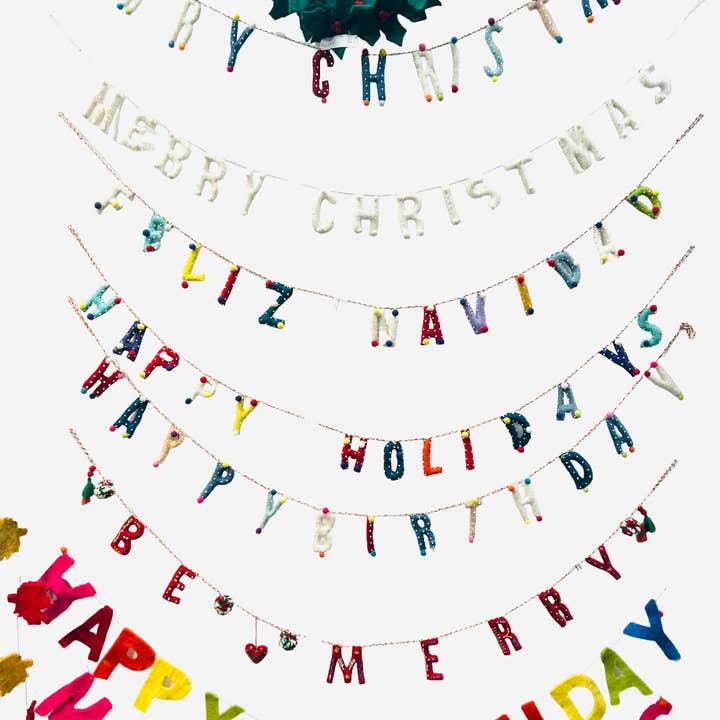 Giftsland - Wholesale Bunting/garland - 4.2ft Felt garland, MERRY CHRISTMAS Cream w beads stitched1
