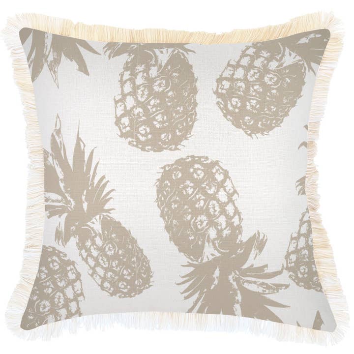 Housse de coussin Coastal Fringe-Ananas Beige-45 cm x 45 cm pour la vente par Escape To Paradise