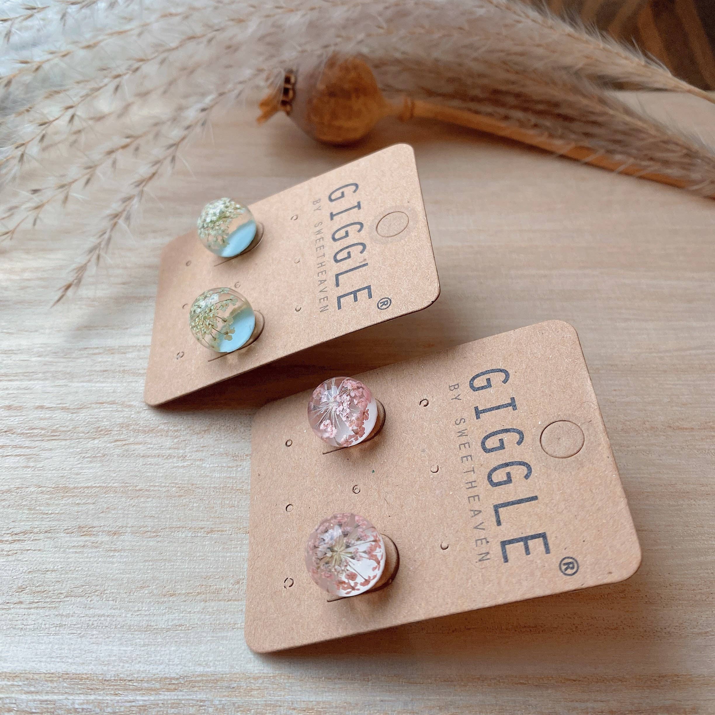 Giggle with Love - Wholesale Stud/Post Earrings - Dried Flower Earrings,floral Resin Stud, Handmade Round Real3