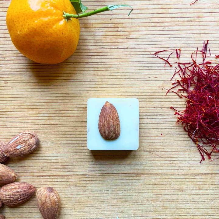 Alchimie di Circe - Wholesale Chocolate - Sortilegi White Magic Chocolates - Mandarin and Almond4