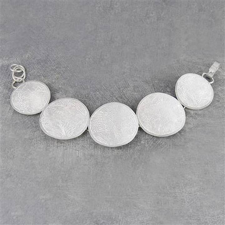 Bracciale Statement rotondo in argento per la vendita all'ingrosso da parte di Otis Jaxon London