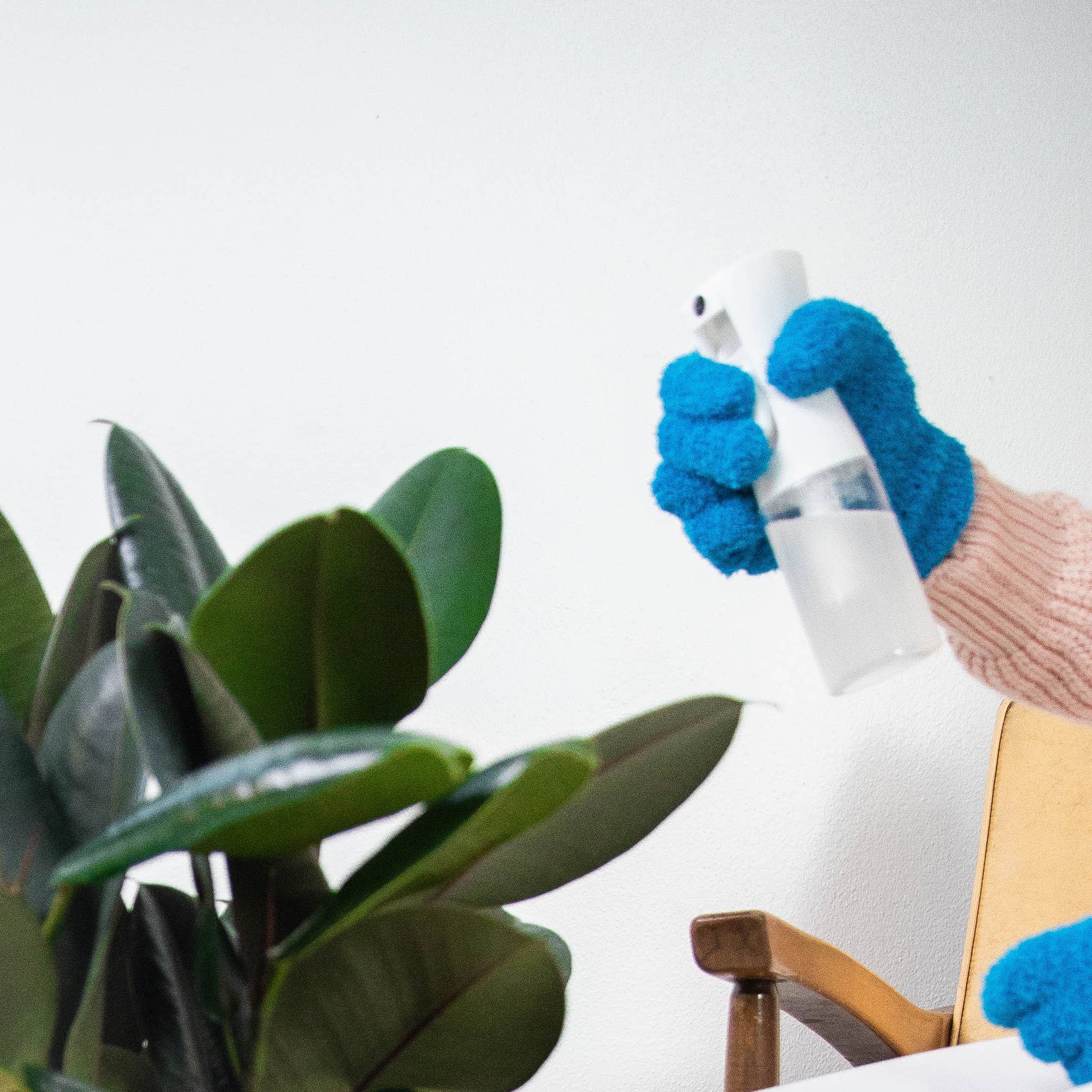 Instant Plant Food - Wholesale Plant Mister - Plant Care Mister for Leaf Cleaning and Indoor Pest Control1