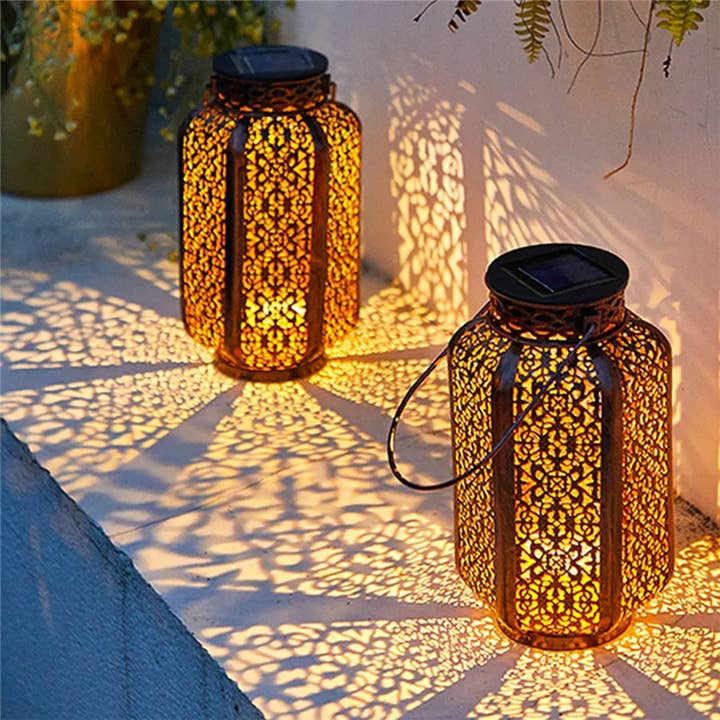 BRECK + FOX - Wholesale Outdoor/Lawn Light - Solar Art Deco Lantern