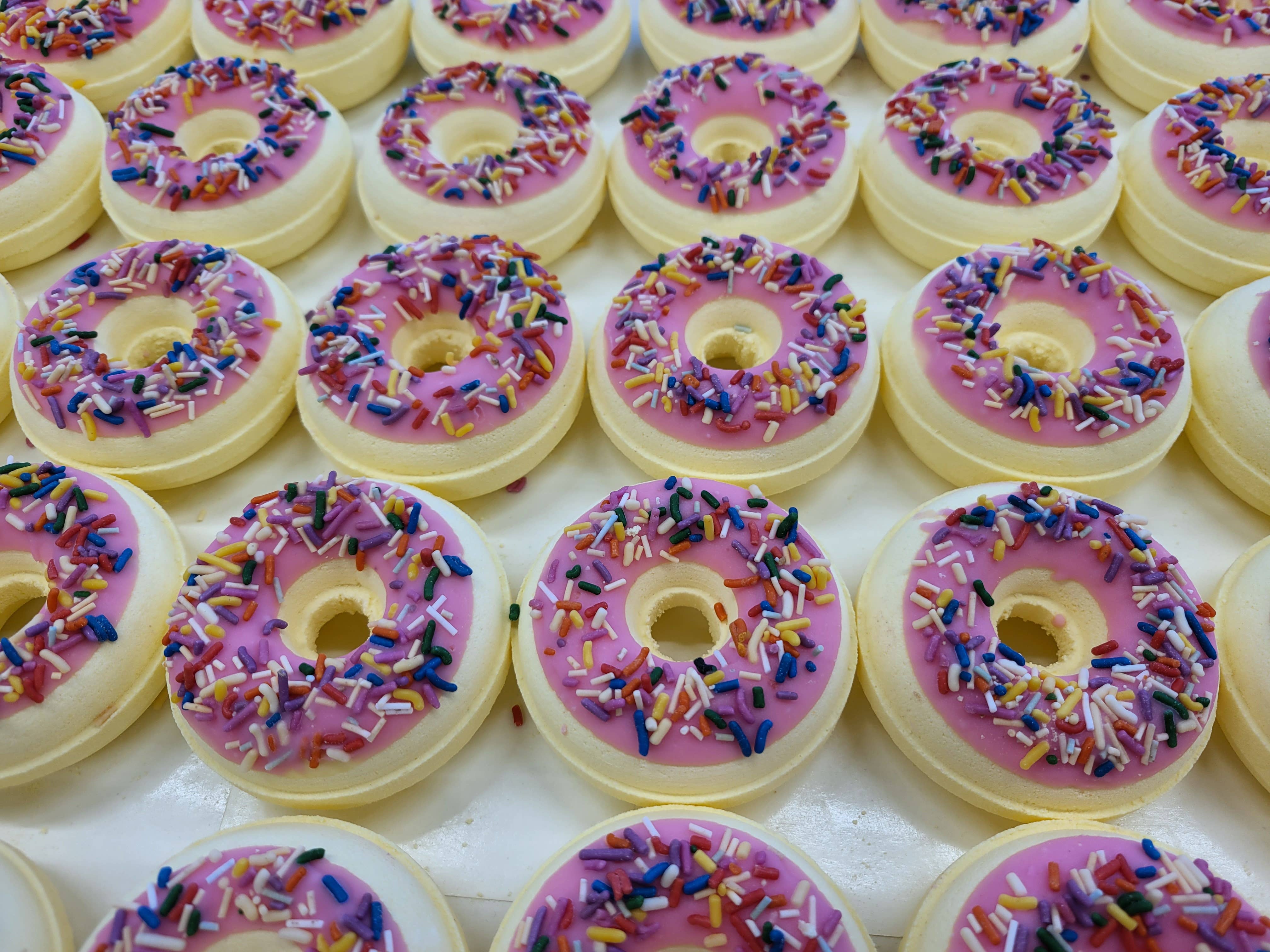 My Little Bath Shop - Wholesale Bath Bomb/Fizz - 6 x Donut Disturb Wholesale Donut Bath Fizzer2