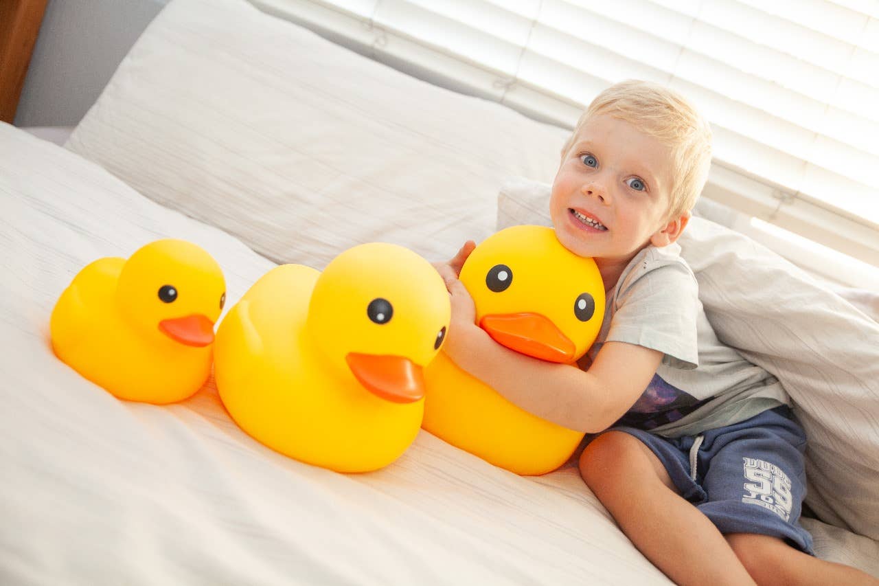 Afri-Imports - Wholesale Toy Car/Truck - Kids - BFG Duckies from FiZZLeS - Large Yellow Bath Ducks (3 sizes)3