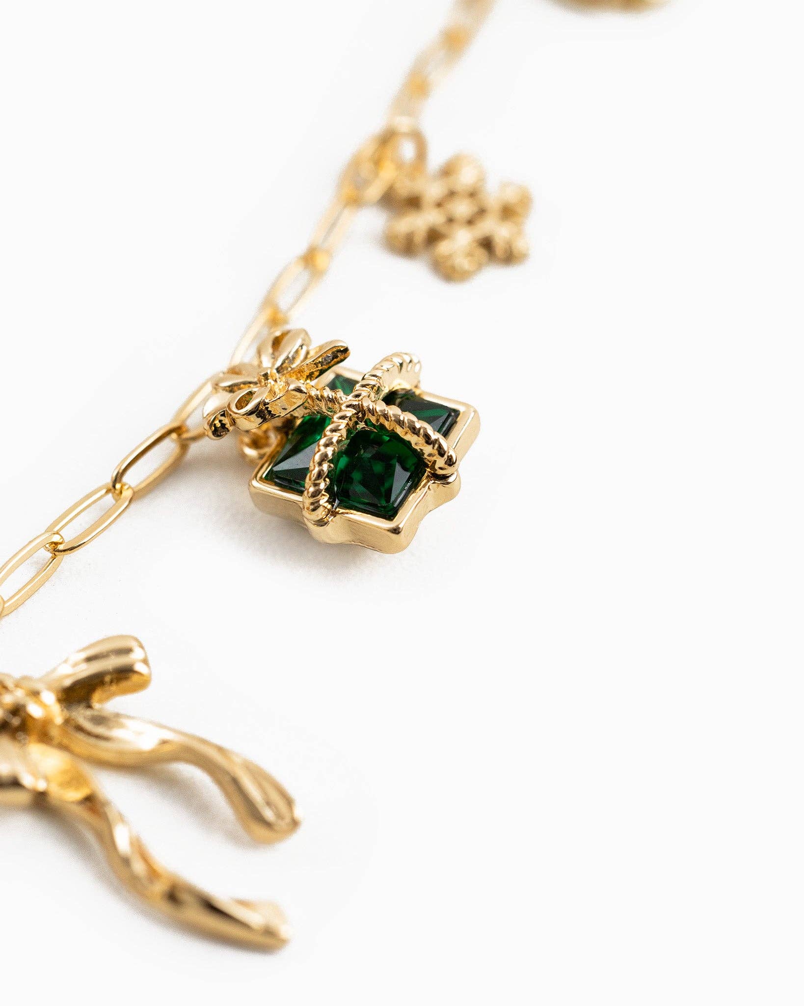 Sessori – wholesale Hänge-/berlockhalsband – Gnistrande Jul 7 Berlock Halsband1